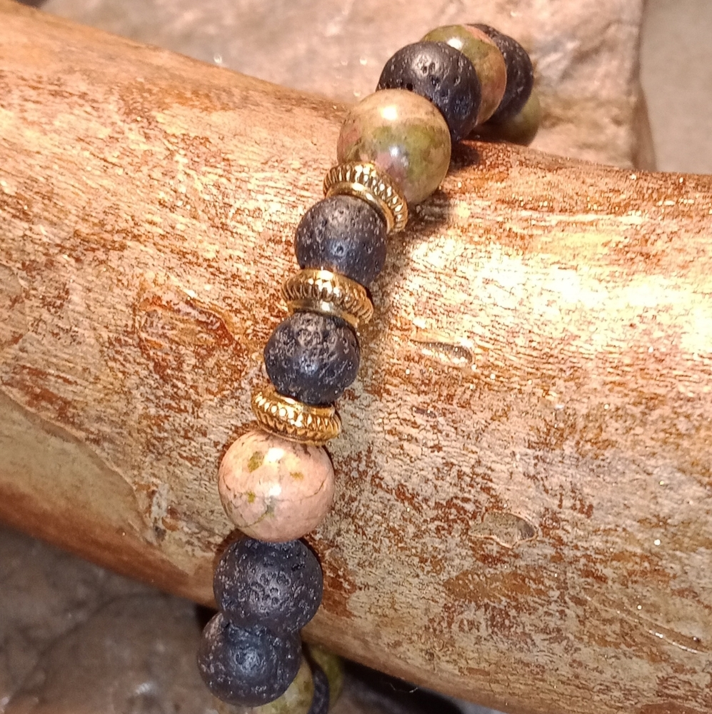 Ornate Green Tibetan Agate Bracelet